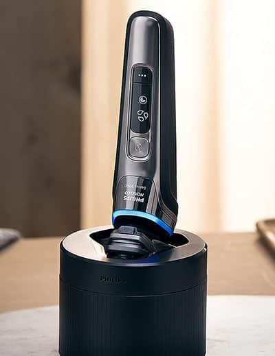 the quickclean pod of philips norelco 9800 shaver