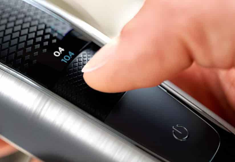 Philips Norelco Series 5000 Trimmer Zoom Wheel Feature
